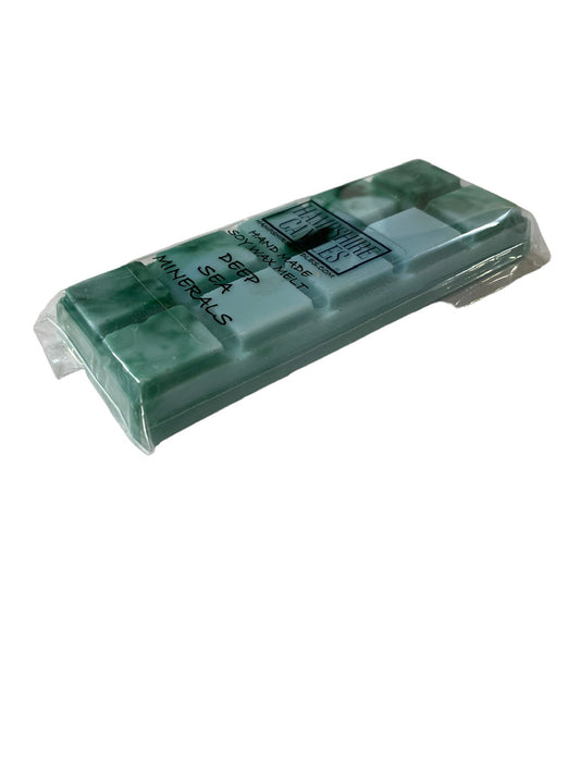 Deep Sea Minerals Wax Melts with a refreshing ocean breeze and mineral notes, offering a crisp and clean scent reminiscent of a beach getaway snap bar UK