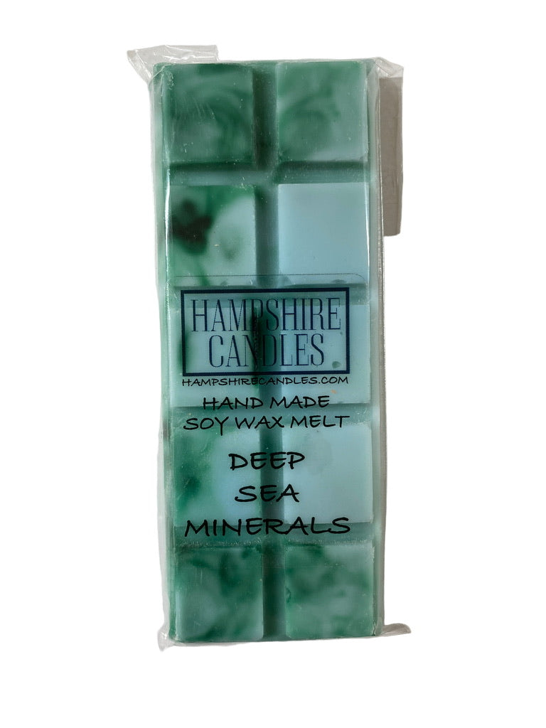 Deep Sea Minerals Wax Melts with a refreshing ocean breeze and mineral notes, offering a crisp and clean scent reminiscent of a beach getaway snap bar UK