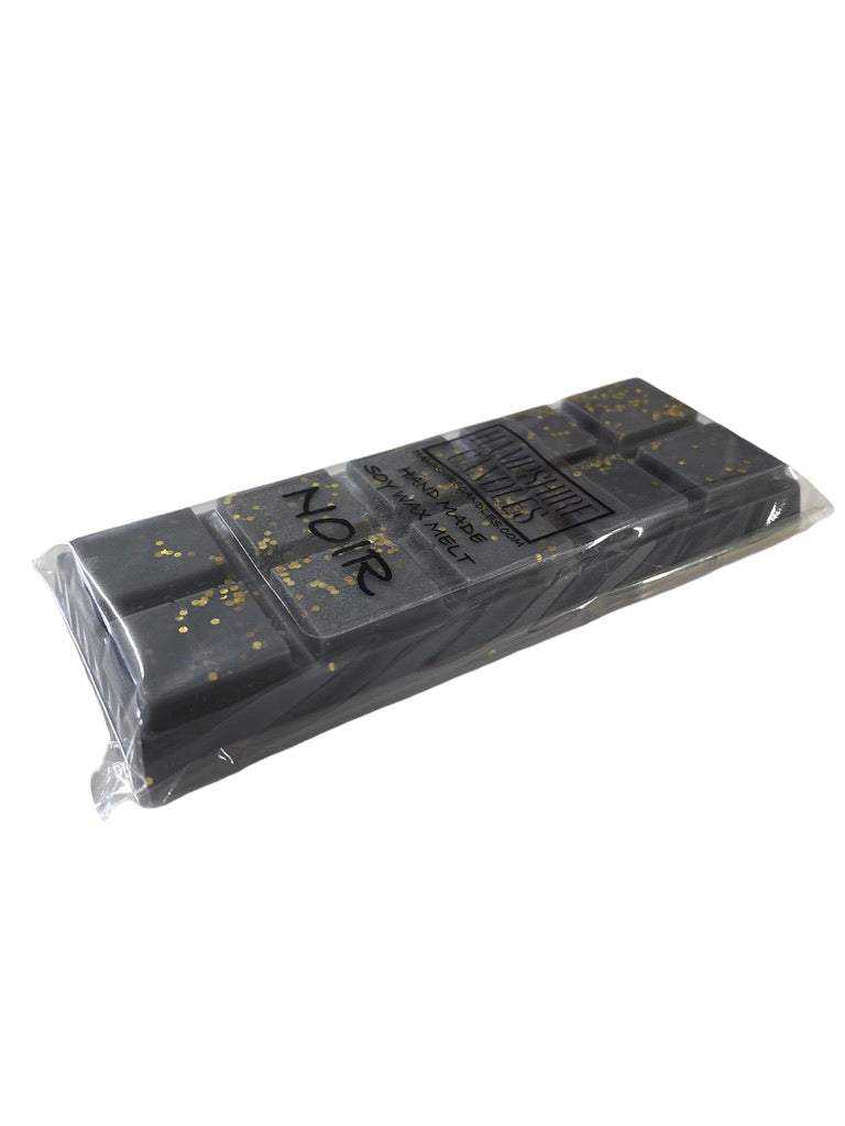 Noir Wax Melts – A dark, captivating Aftershave fragrance for your wax burner. Perfect for electric wax melt burners to set a seductive, luxurious atmosphere.