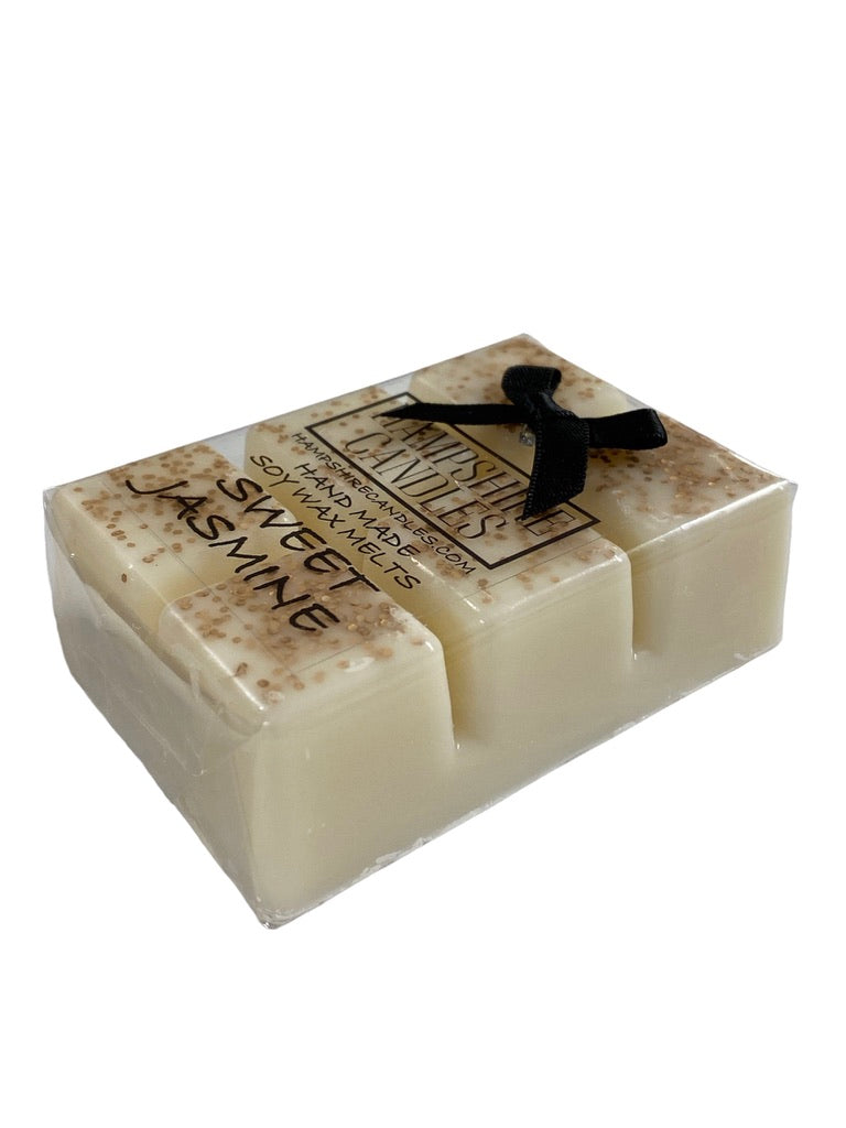 Soy wax melts with a rich jasmine fragrance. Ideal for electric wax melt burners, filling your home with a warm, floral scent.