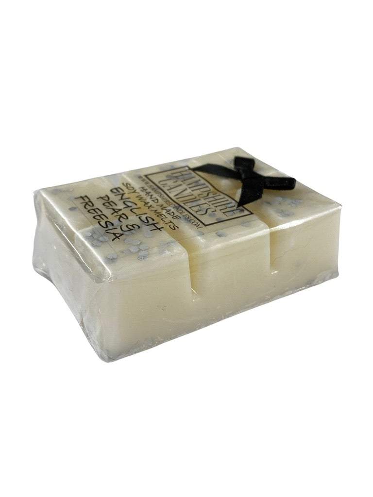 English Pear & Freesia Wax Melts – A luxurious, long-lasting scent. Use in wax burners for a soft and feminine home fragrance.