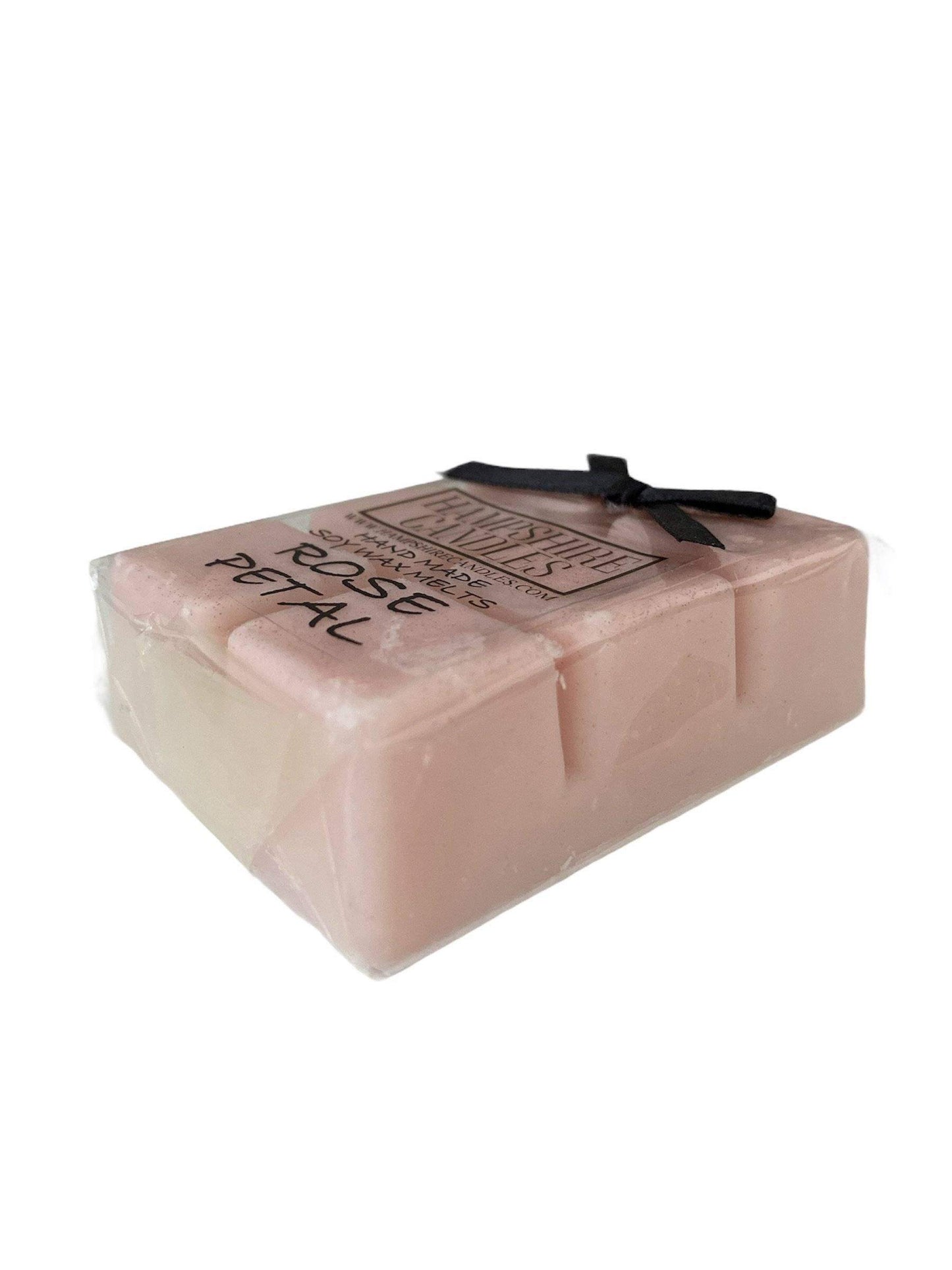 Romantic Home Fragrance Wax Melts – Vegan-friendly soy wax melts with a fresh, summer rose scent.