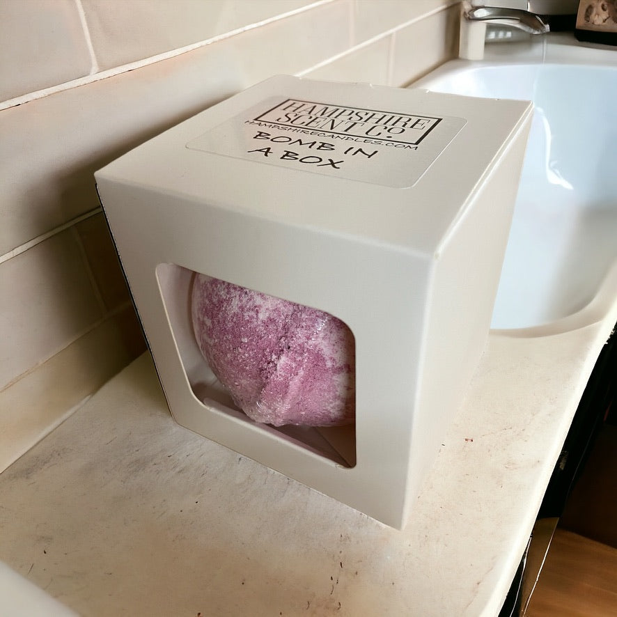 strawberry pavlova bath bomb