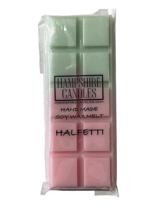Soy wax melts with the rich, spicy scent of Halfetti. Ideal for electric wax burners, creating an elegant atmosphere filled with exotic fragrances.