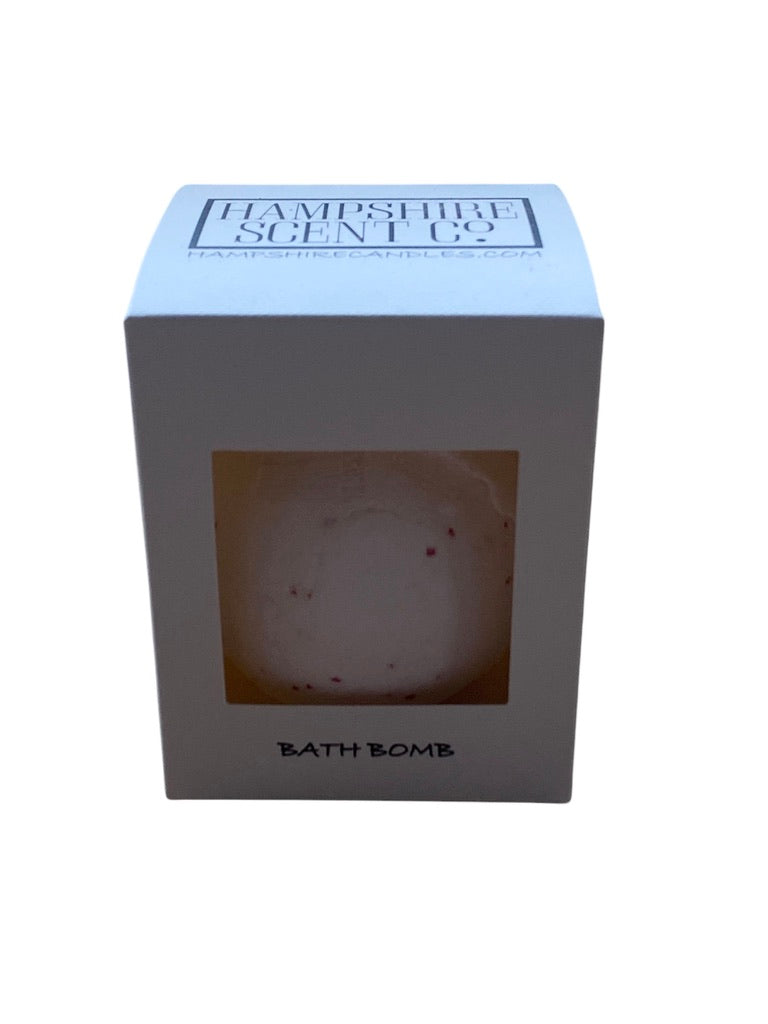Oriental Musk Bath Bomb in a Bath – A fizzing bath bomb releasing rich, musky fragrance into the water, creating a spa-like experience.
