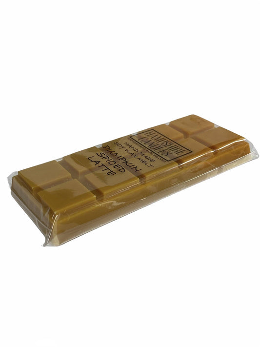 Soy wax melts with the sweet, spiced scent of pumpkin latte. Ideal for electric wax melt burners, creating a comforting, autumn-inspired atmosphere
